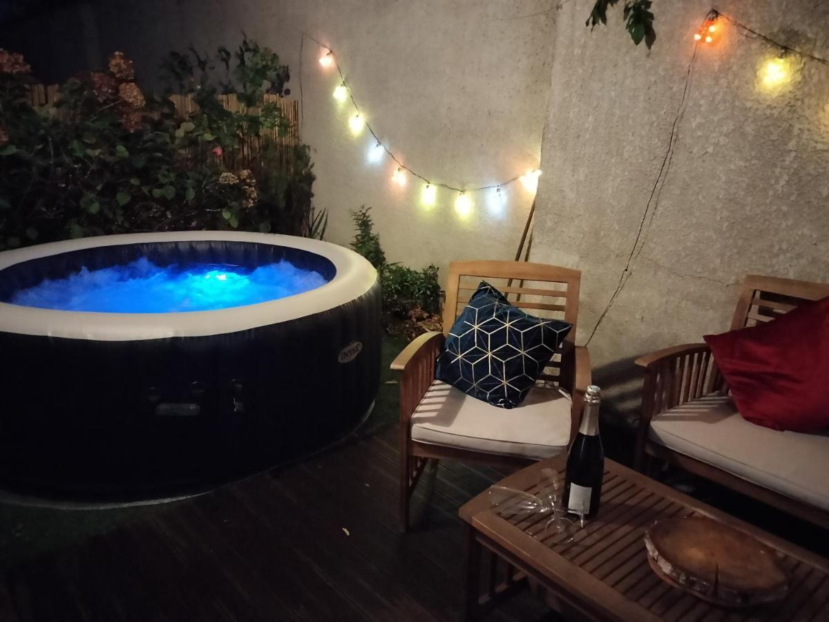 Magnifique Villa Avec Jacuzzi Au Pied Du Stade Сен Дени Екстериор снимка